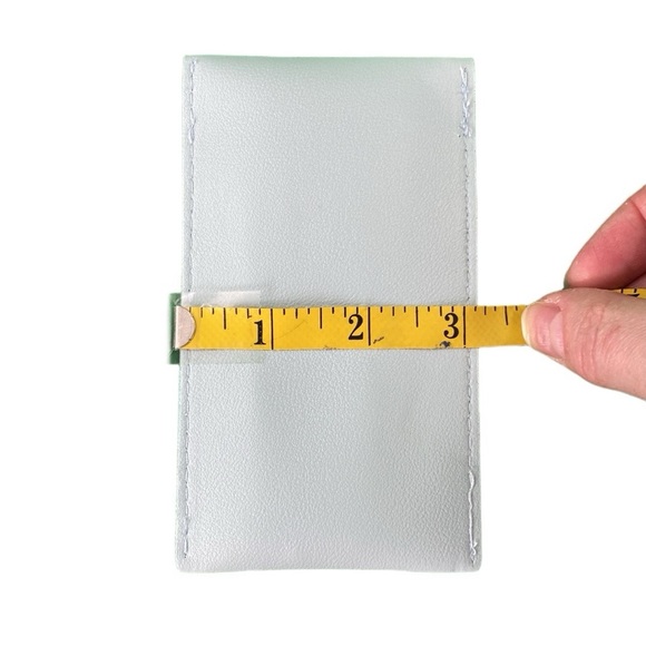 8 Piece Light Blue Gray Travel Makeup Brushes with Case - Picture 9 of 9